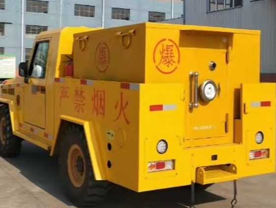 芙蓉凯龙爆破器材运输车：保障爆破任务的安全运行